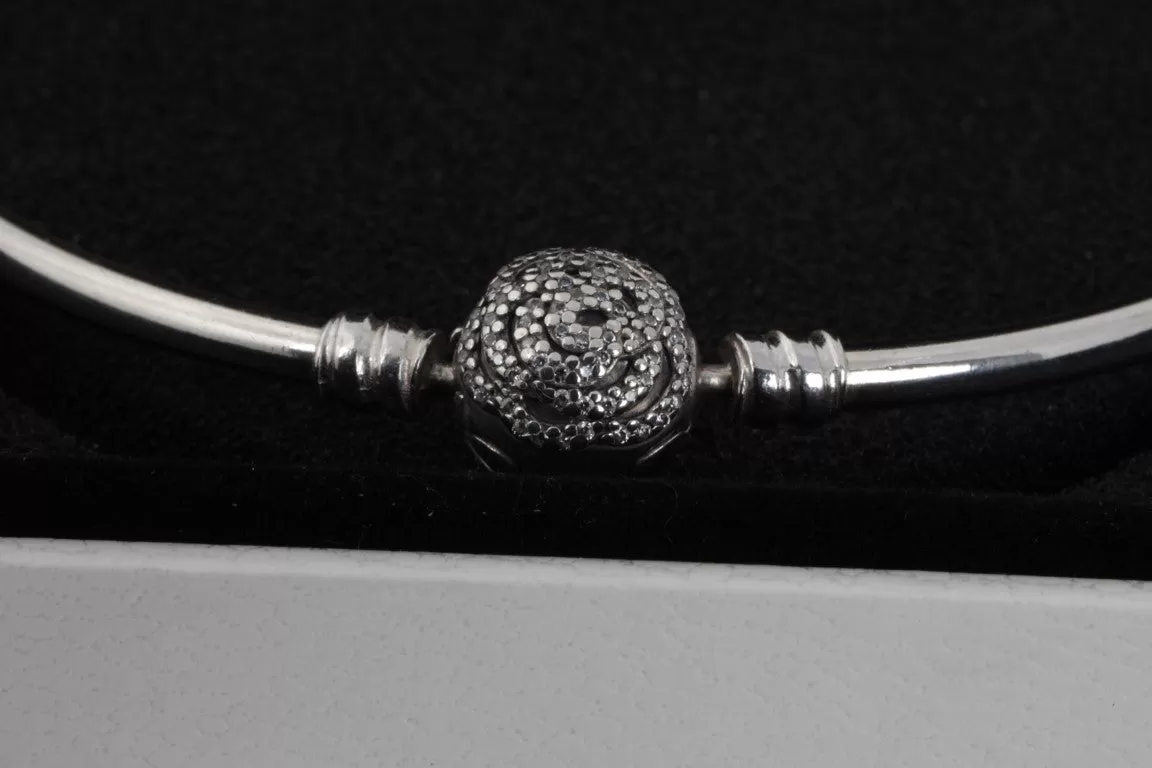 7" ﻿Pandora 925 Silver Hoop Bracelet (9.40g.)