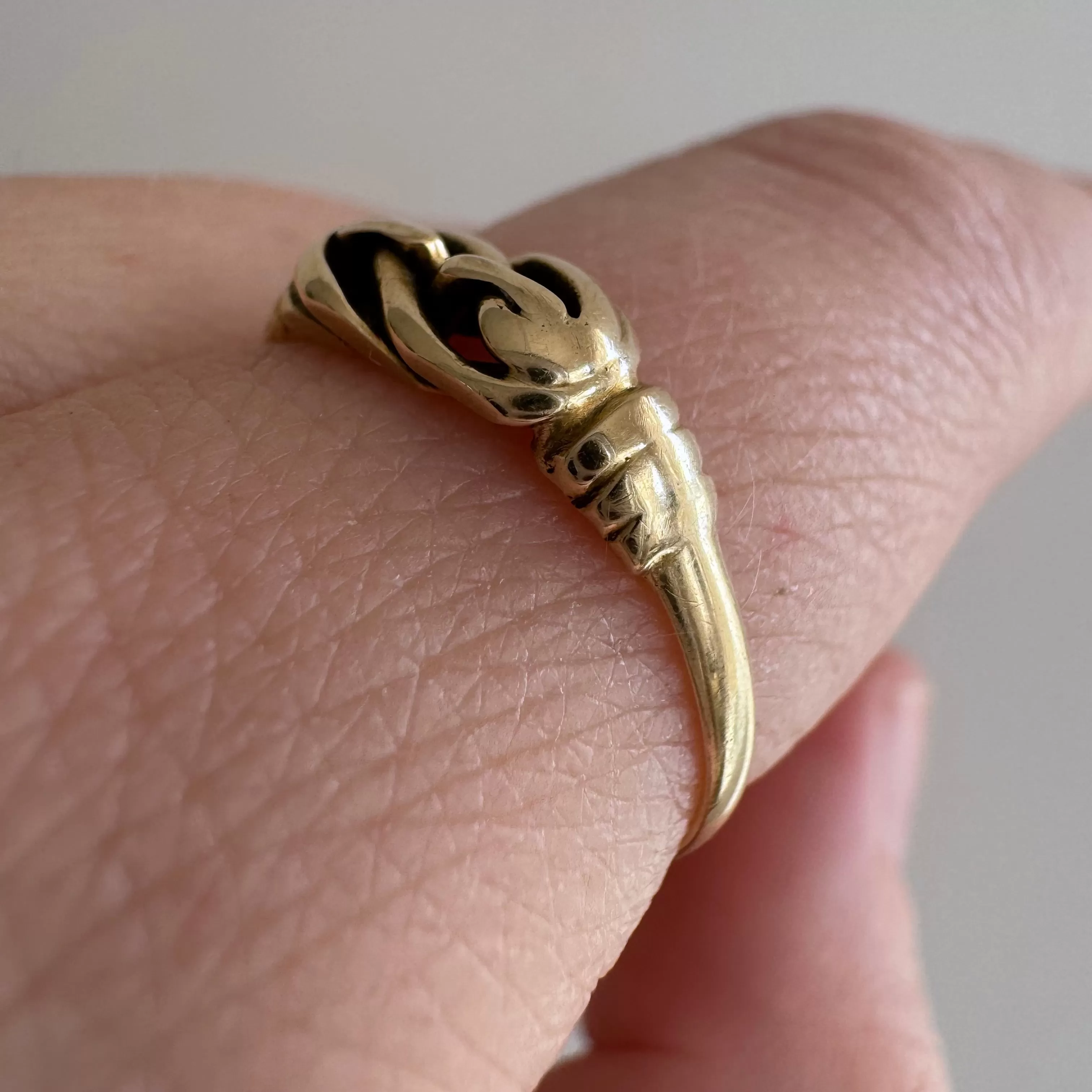 A N T I Q U E // love knot / 14k yellow gold love knot ring / size 6.5