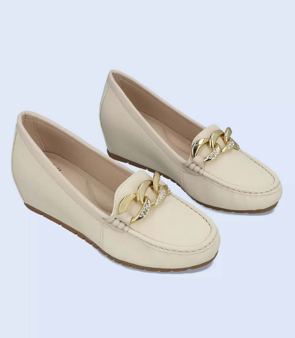 BW8302-CREAM-Women Comfort Moccasins