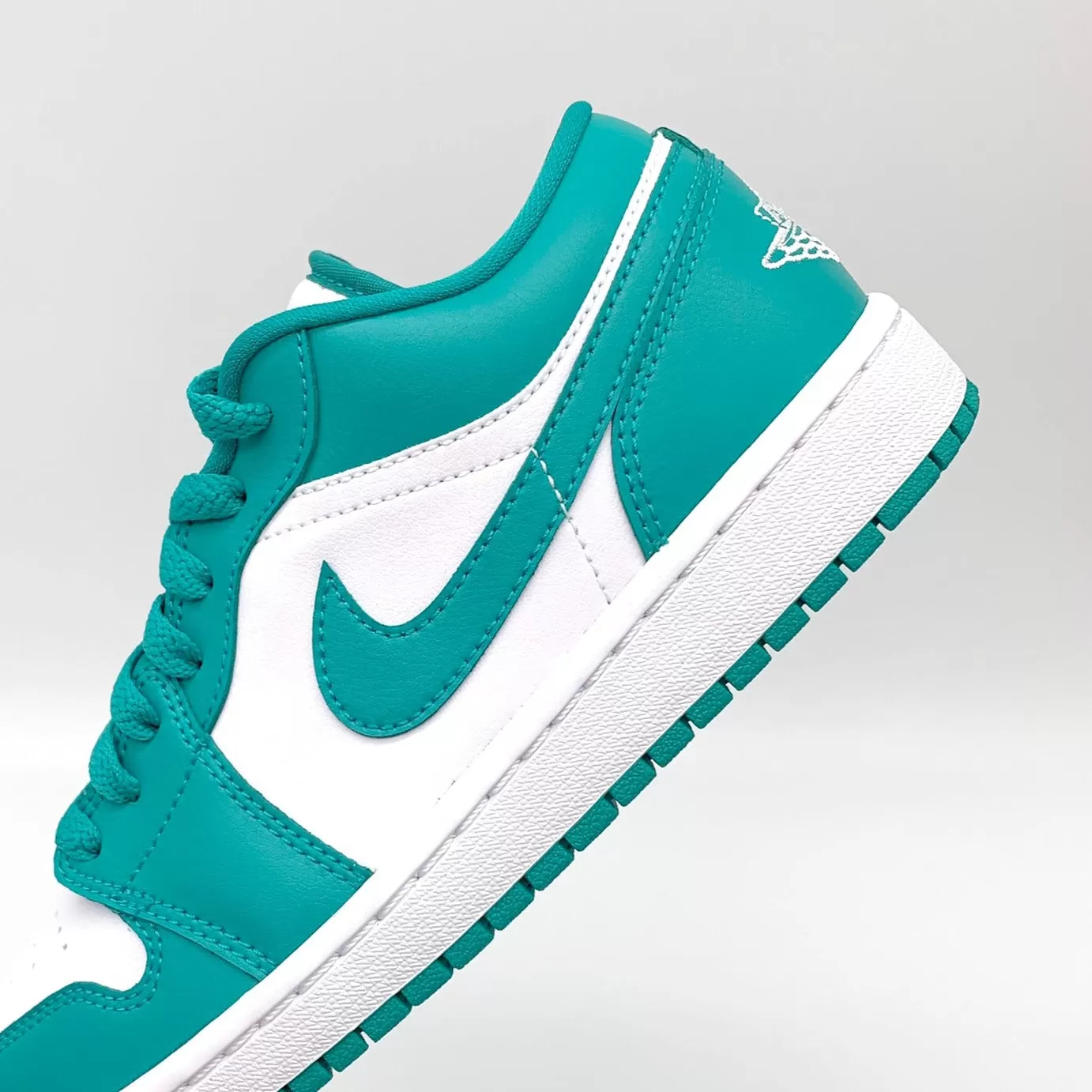 Jordan 1 Low New Emerald