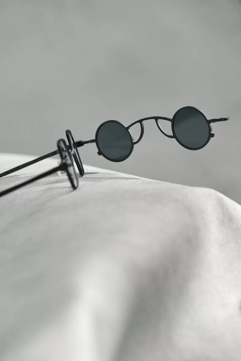 Rigards | RG1921TI | Clip On Luxus Sonnenbrille mit eckigen und runden Elementen