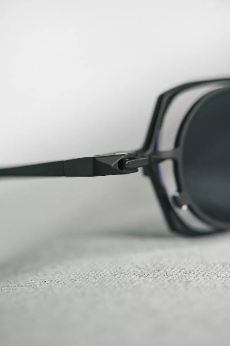 Rigards | RG1921TI | Clip On Luxus Sonnenbrille mit eckigen und runden Elementen