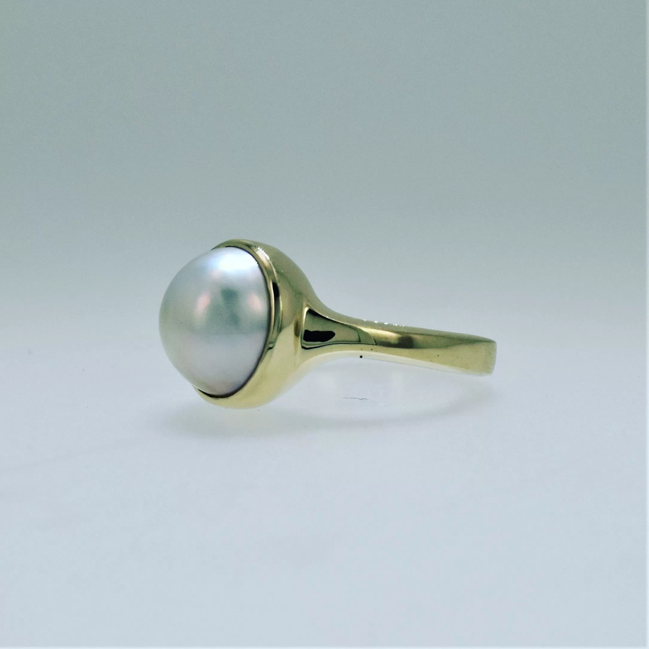 Sculpted Coin Pearl Ring