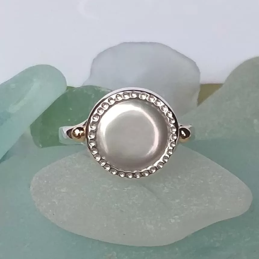 Sculpted Coin Pearl Ring