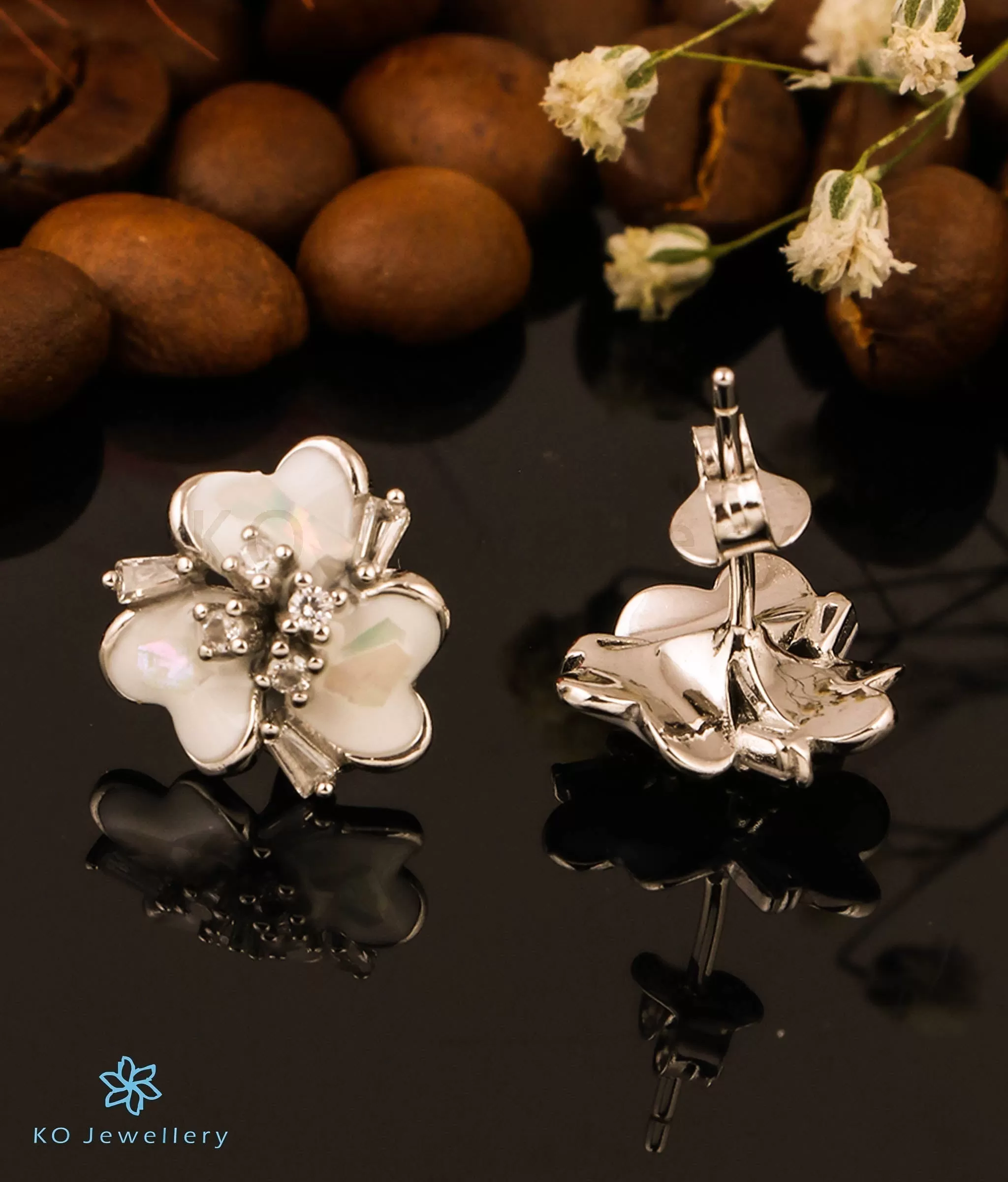 The Floral Ecstasy Silver Earrings (White)