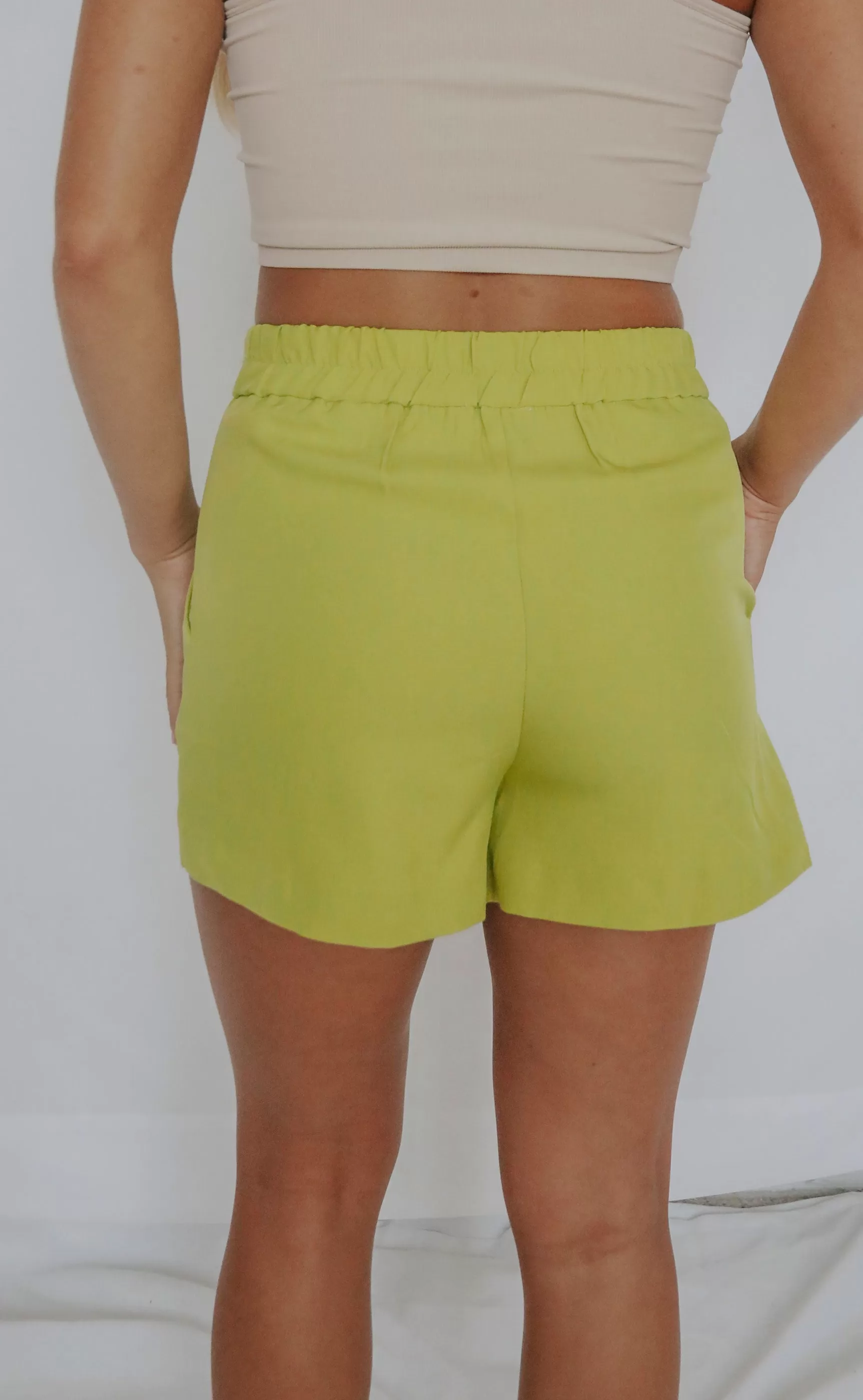 what a time shorts - lime