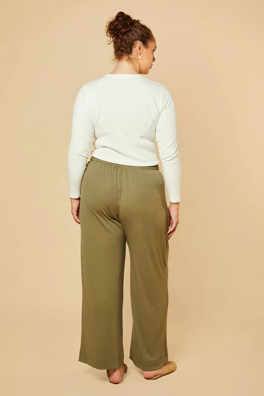 Wide Leg Stretch Pants in Khaki